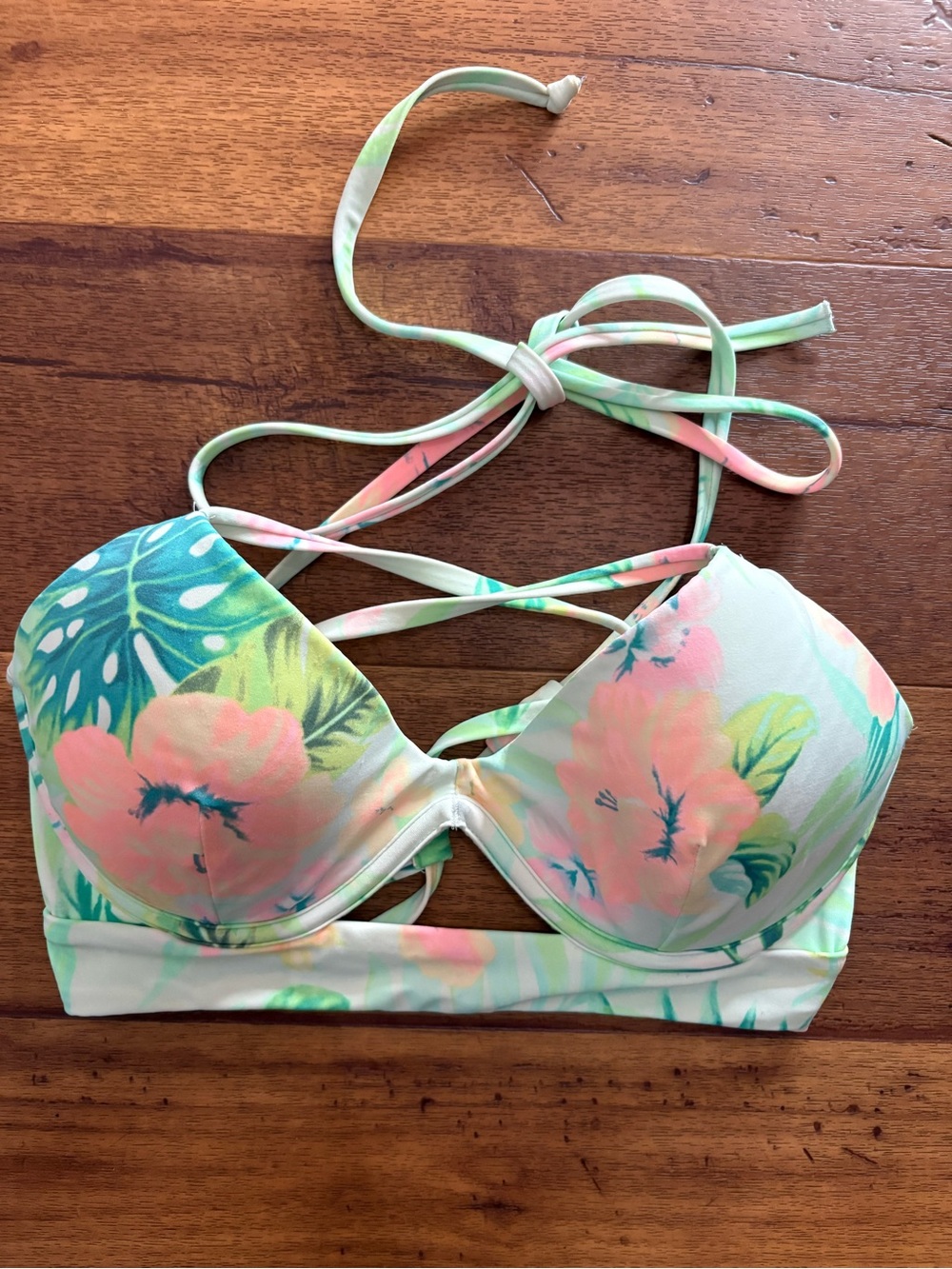 Victoria’s Secret PINK Tropical Floral Underwire Bikini Top Size M